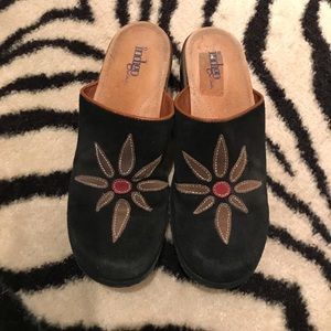 Indigo clogs by Clark’s Size 9